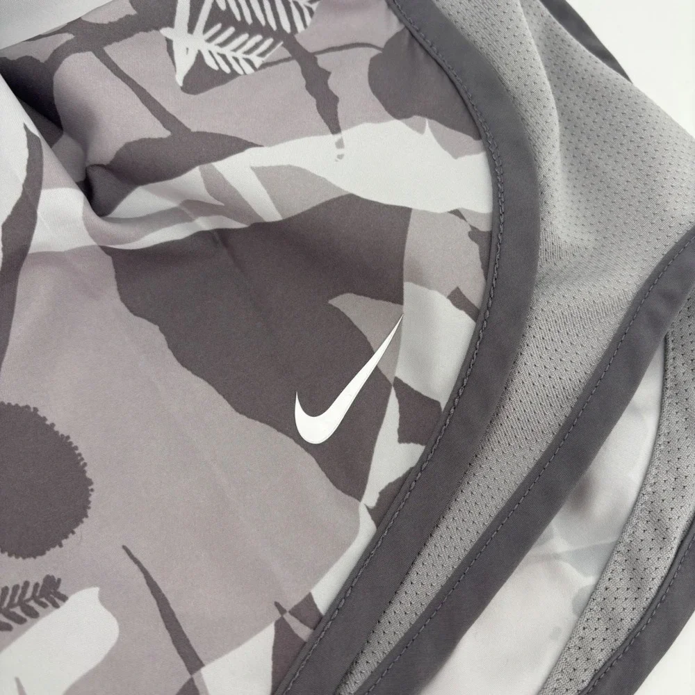 Nike‎ Running Shorts Womens Small Grey Leaf Camo Excellent Dri-FIT Tempo 3in